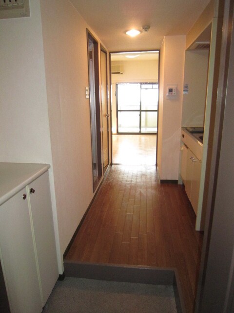 物件内観写真7　(玄関)