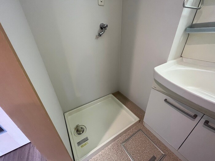 物件内観写真10　(洗濯機置場)