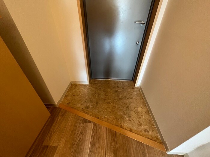 物件内観写真15　(玄関)