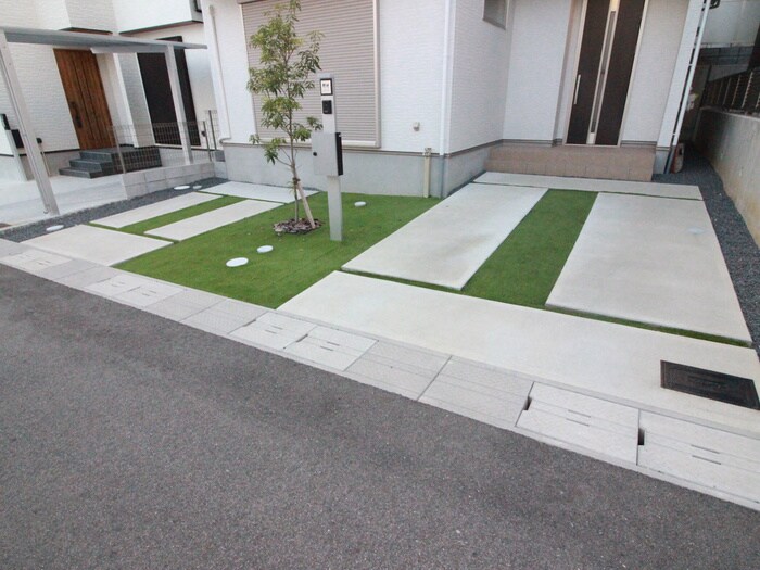 物件外観写真2　(駐車場)