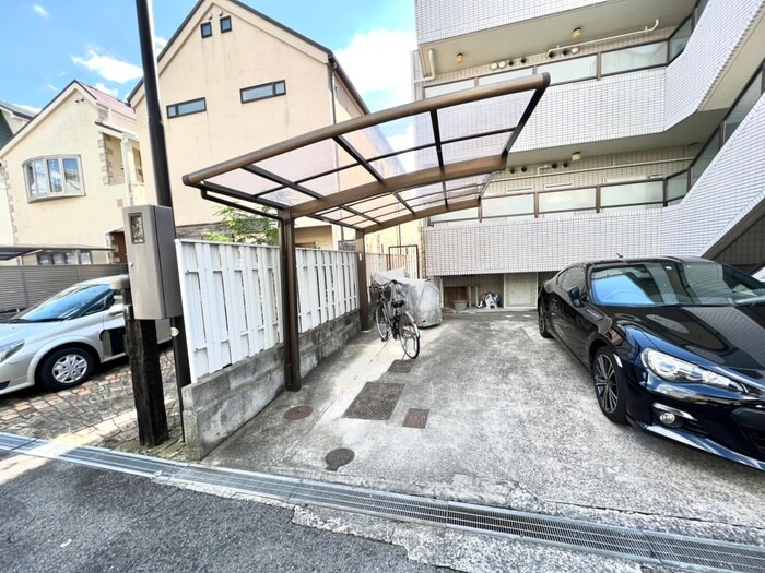 物件外観写真3　(駐輪場)