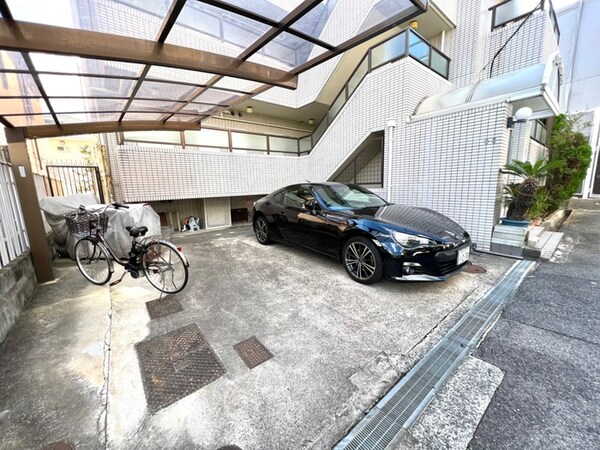 バイク置き場