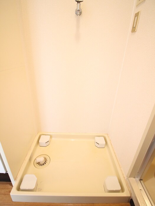 物件内観写真13　(洗濯機置場)