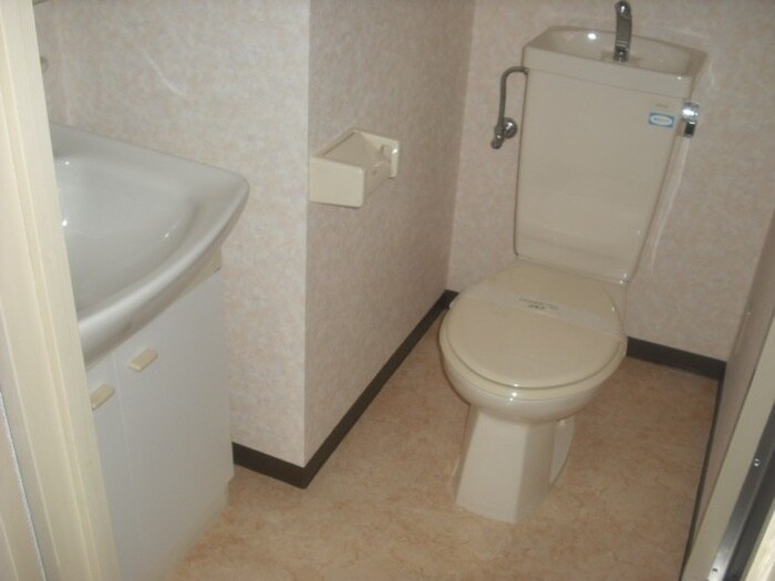 物件内観写真16　(トイレ)