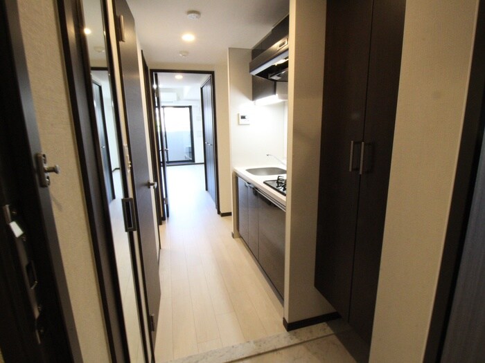 物件内観写真6　(玄関)