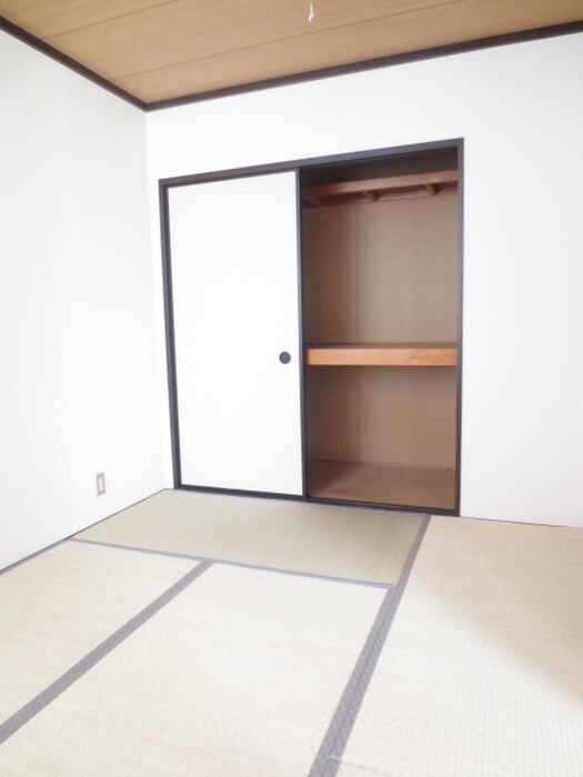 物件内観写真9　(居室)