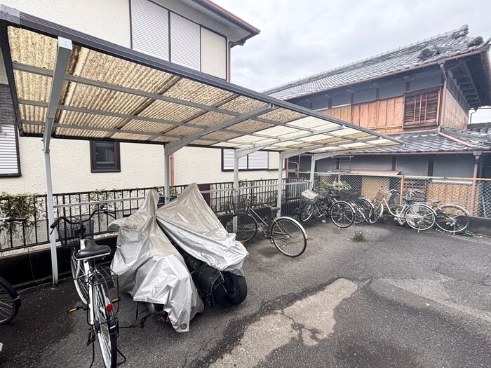物件外観写真6　(駐輪場)