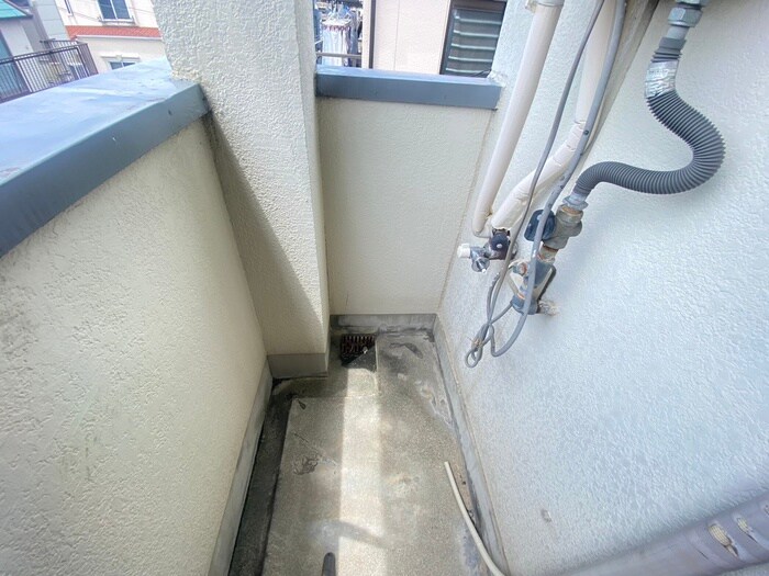 物件内観写真14　(洗濯機置場)