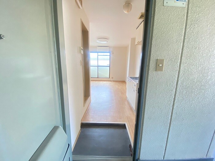 物件内観写真17　(玄関)