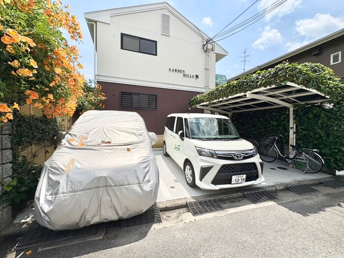 物件外観写真4　(駐車場)