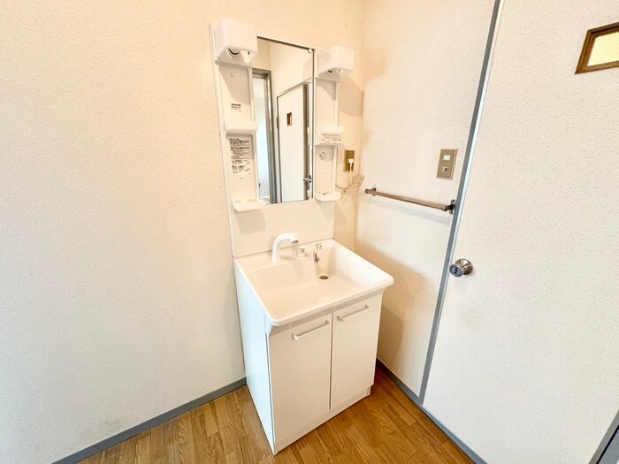 物件内観写真11　(洗面)