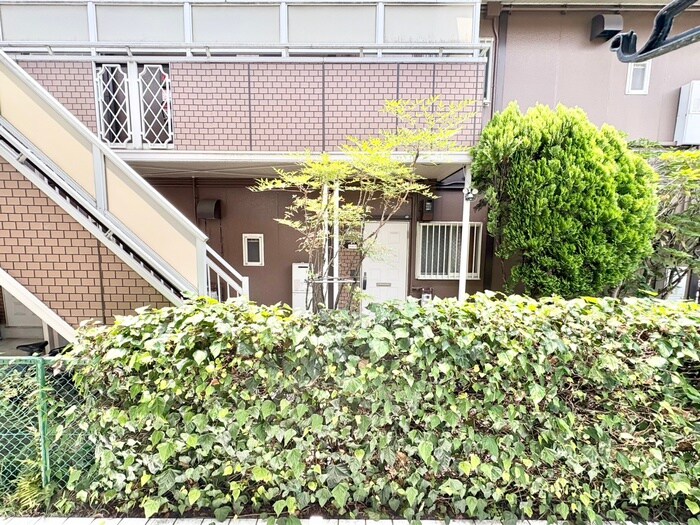 物件内観写真13　(室内からの展望)