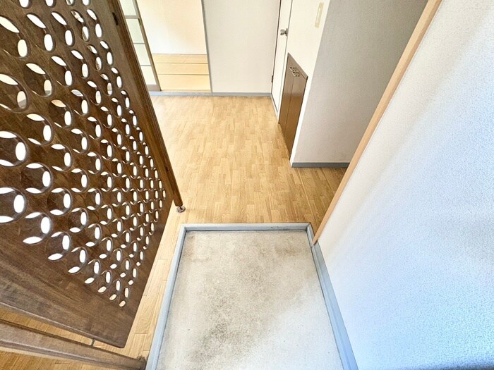 物件内観写真15　(玄関)