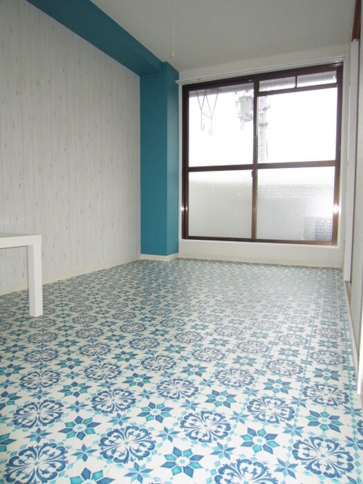 物件内観写真8　(室内からの展望)