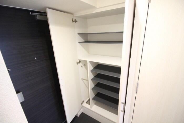 物件内観写真15　(靴箱)