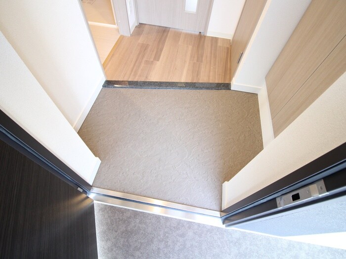 物件内観写真20　(玄関)