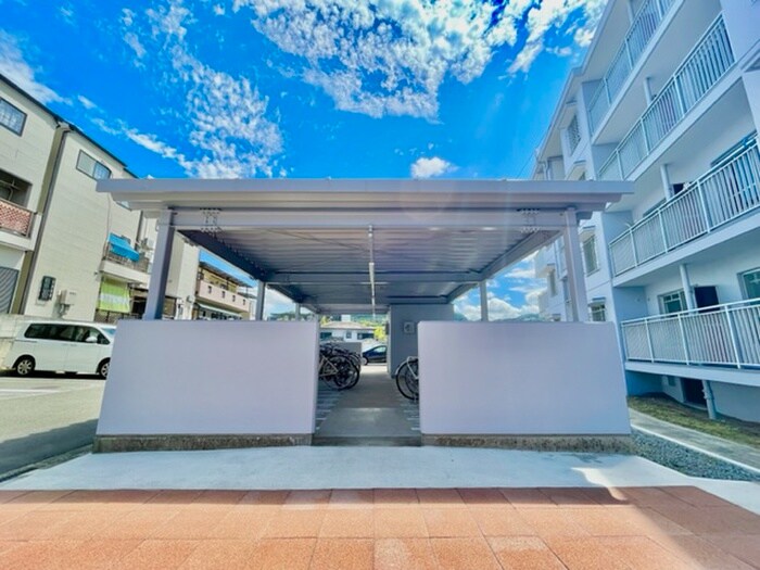 物件外観写真3　(駐輪場)