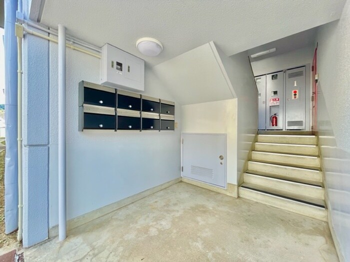 物件外観写真4　(エントランス部分)