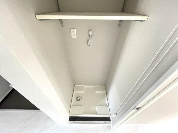 物件内観写真17　(洗濯機置場)