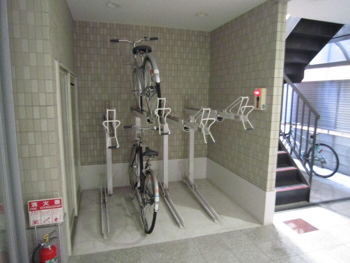 物件外観写真5　(駐輪場)