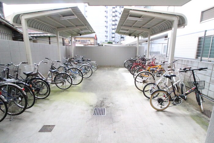 物件外観写真3　(駐輪場)
