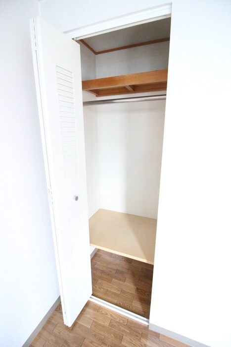 物件内観写真12　(収納)