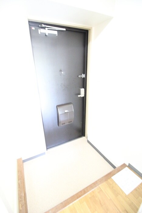 物件内観写真13　(玄関)