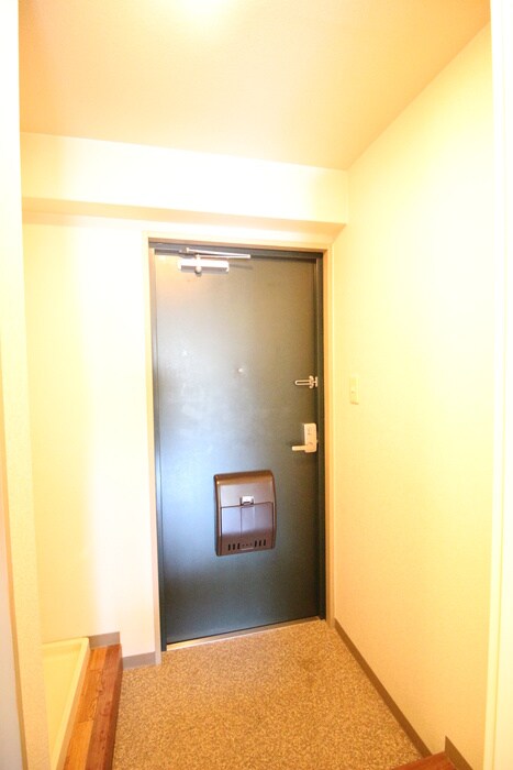 物件内観写真14　(玄関)