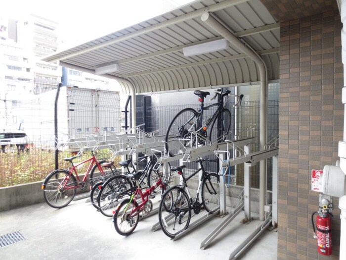 物件外観写真5　(駐輪場)