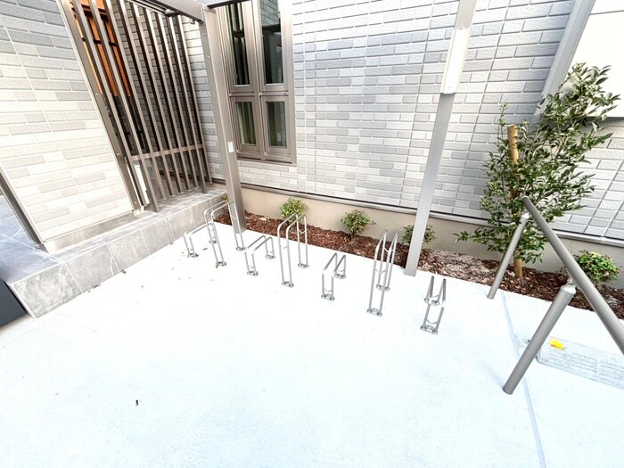 物件外観写真6　(駐輪場)