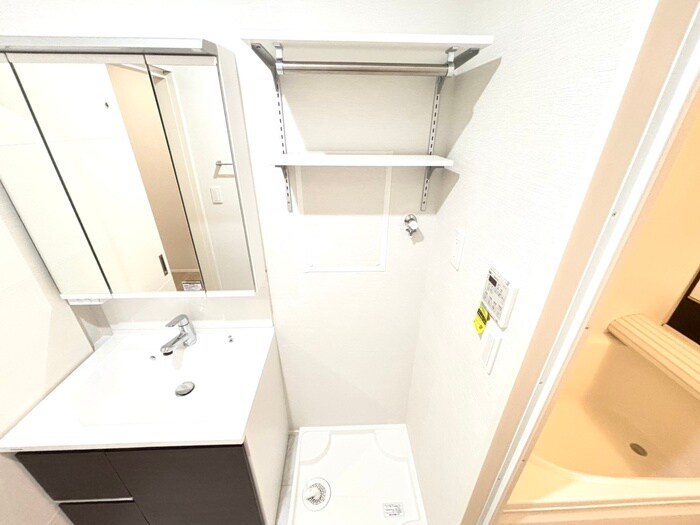 物件内観写真18　(洗濯機置場)