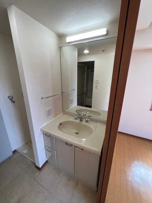 物件内観写真9　(洗面)