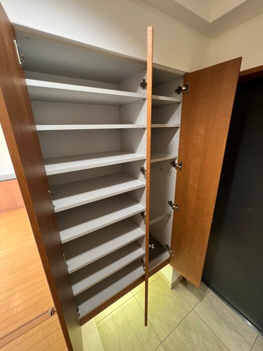 物件内観写真13　(靴箱)