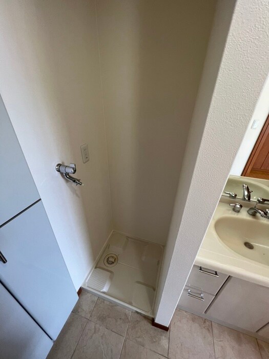 物件内観写真18　(洗濯機置場)