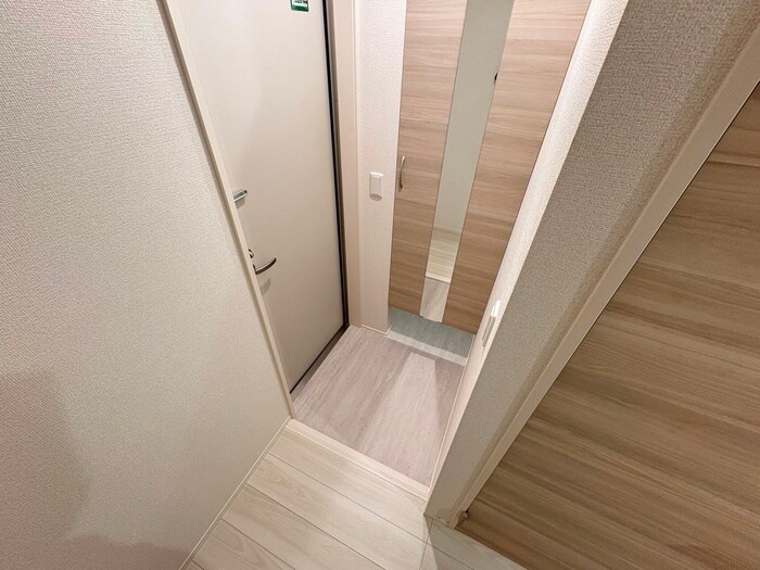 物件内観写真10　(玄関)