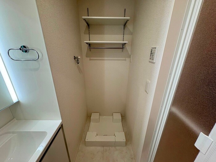 物件内観写真17　(洗濯機置場)