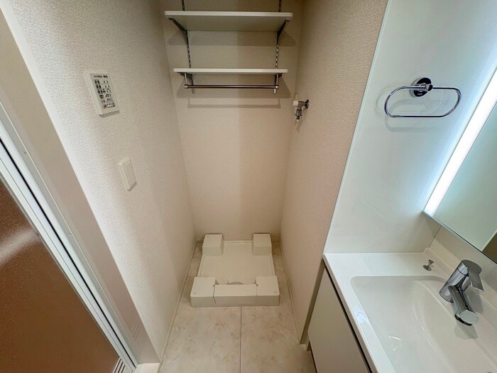 物件内観写真17　(洗濯機置場)