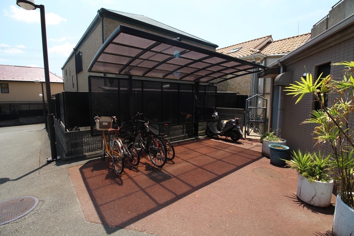 物件外観写真5　(駐輪場)