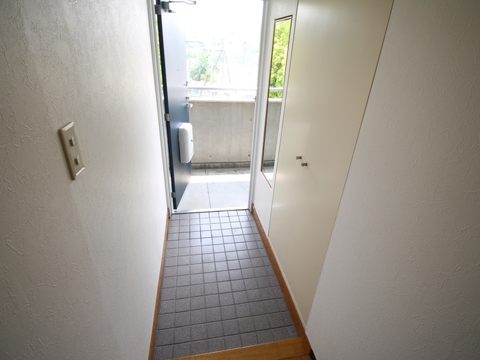 物件内観写真22　(玄関)