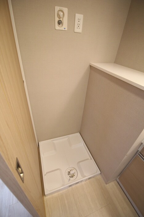 物件内観写真11　(洗濯機置場)