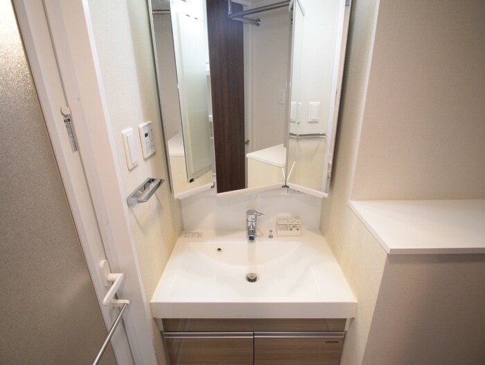 物件内観写真12　(洗面)