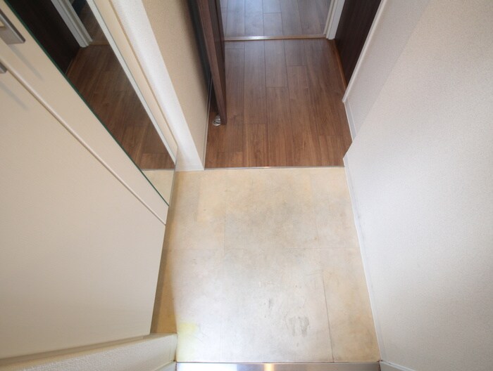 物件内観写真14　(玄関)