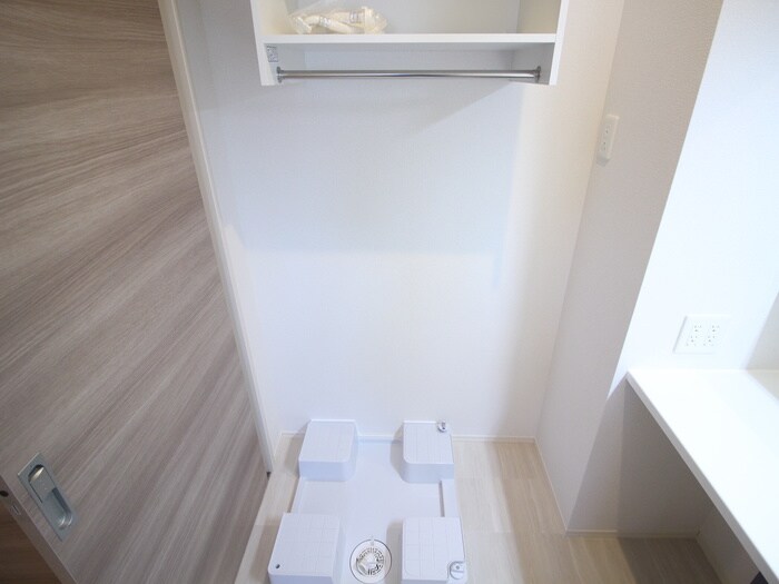 物件内観写真13　(洗濯機置場)