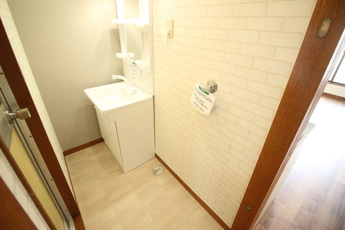 物件内観写真10　(洗濯機置場)