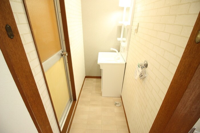 物件内観写真11　(洗濯機置場)