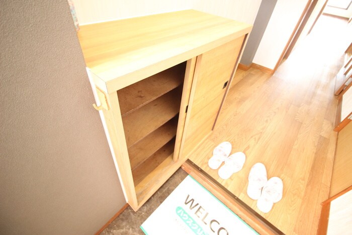 物件内観写真18　(玄関)