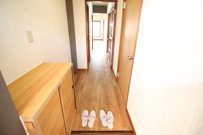 物件内観写真20　(廊下)