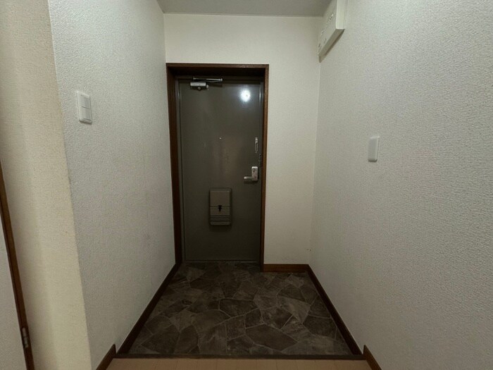 物件内観写真15　(玄関)