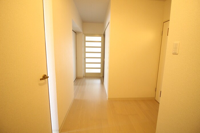 物件内観写真17　(廊下)