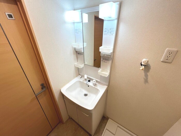 物件内観写真9　(洗面)